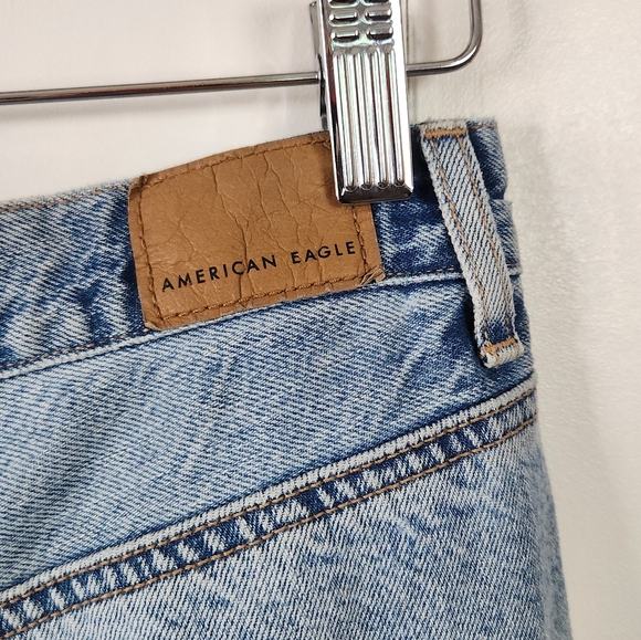 American Eagle Highest Rise Mom Jeans No Stretch High Waisted Light Wash 2 short - Picture 5 of 11